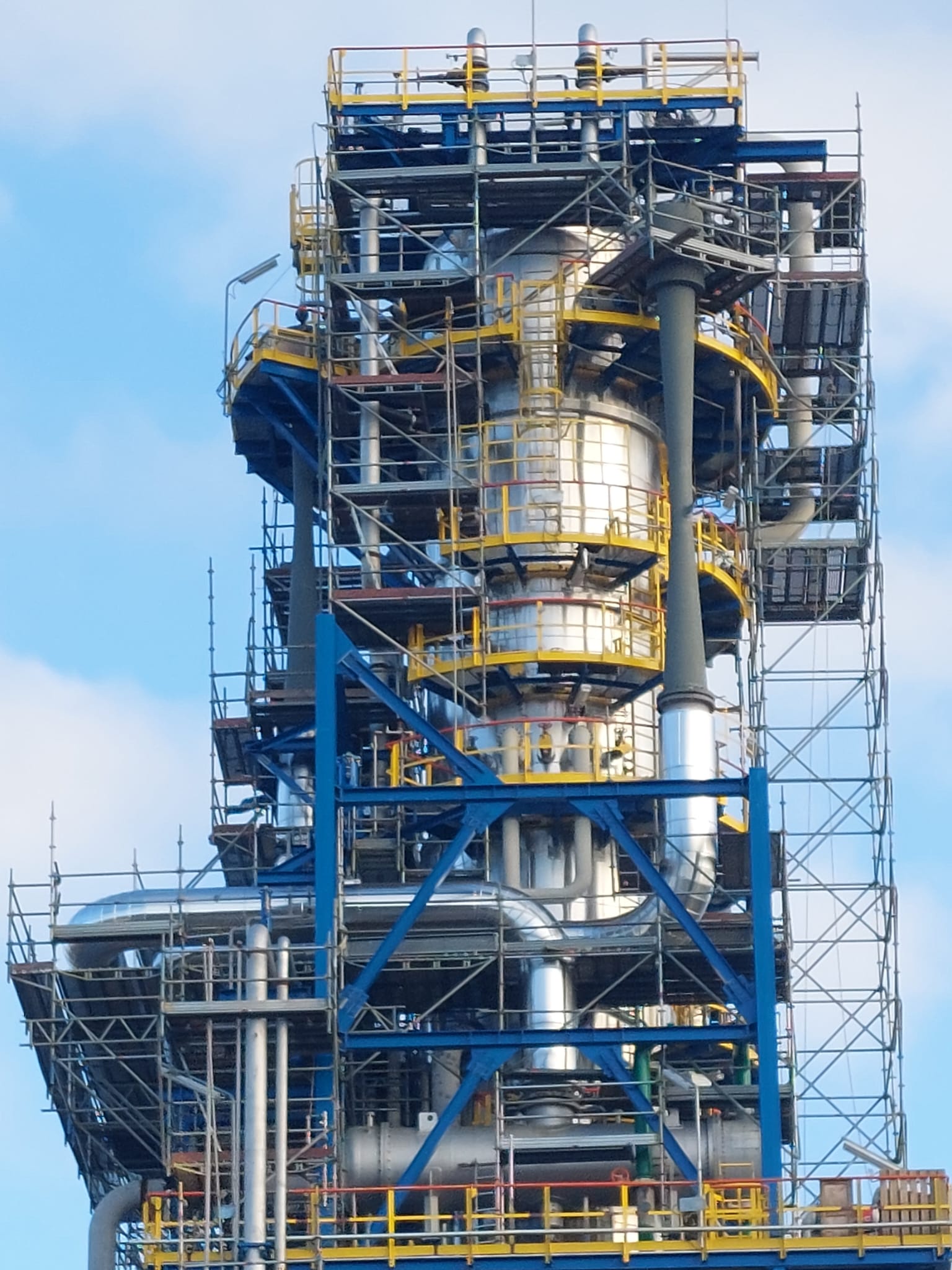 Revision von Prozesskolonnen und Vertikalbehältern